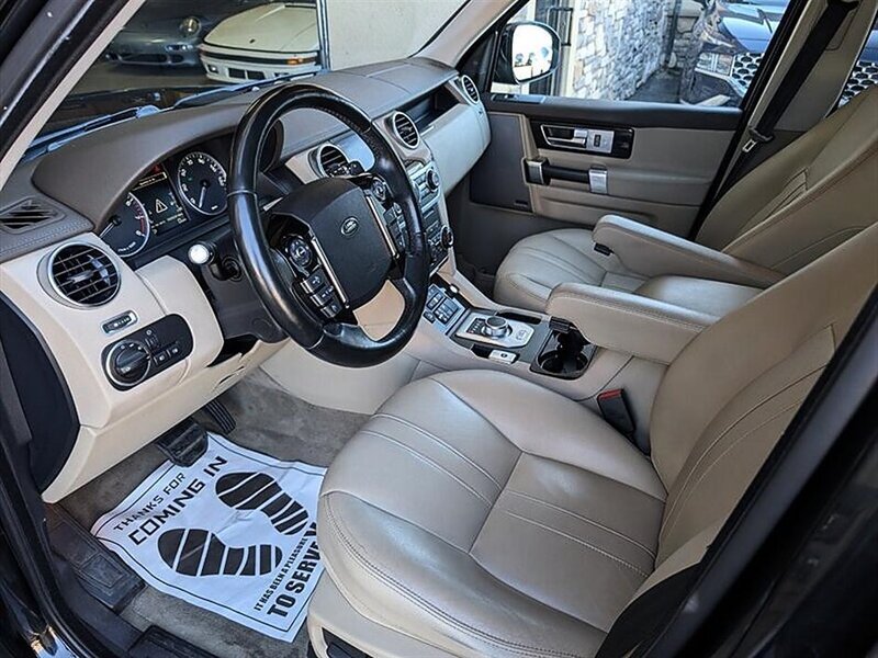 Used 2016 Land Rover LR4 HSE AWD/4WD image 2