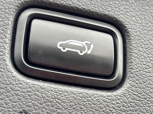 Used 2021 Hyundai Palisade Limited image 14