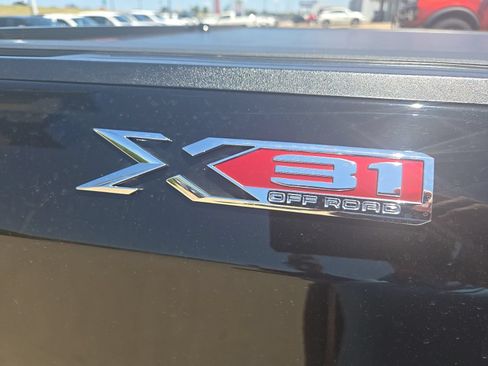 Used 2024 GMC Sierra 1500 SLT AWD/4WD image 17