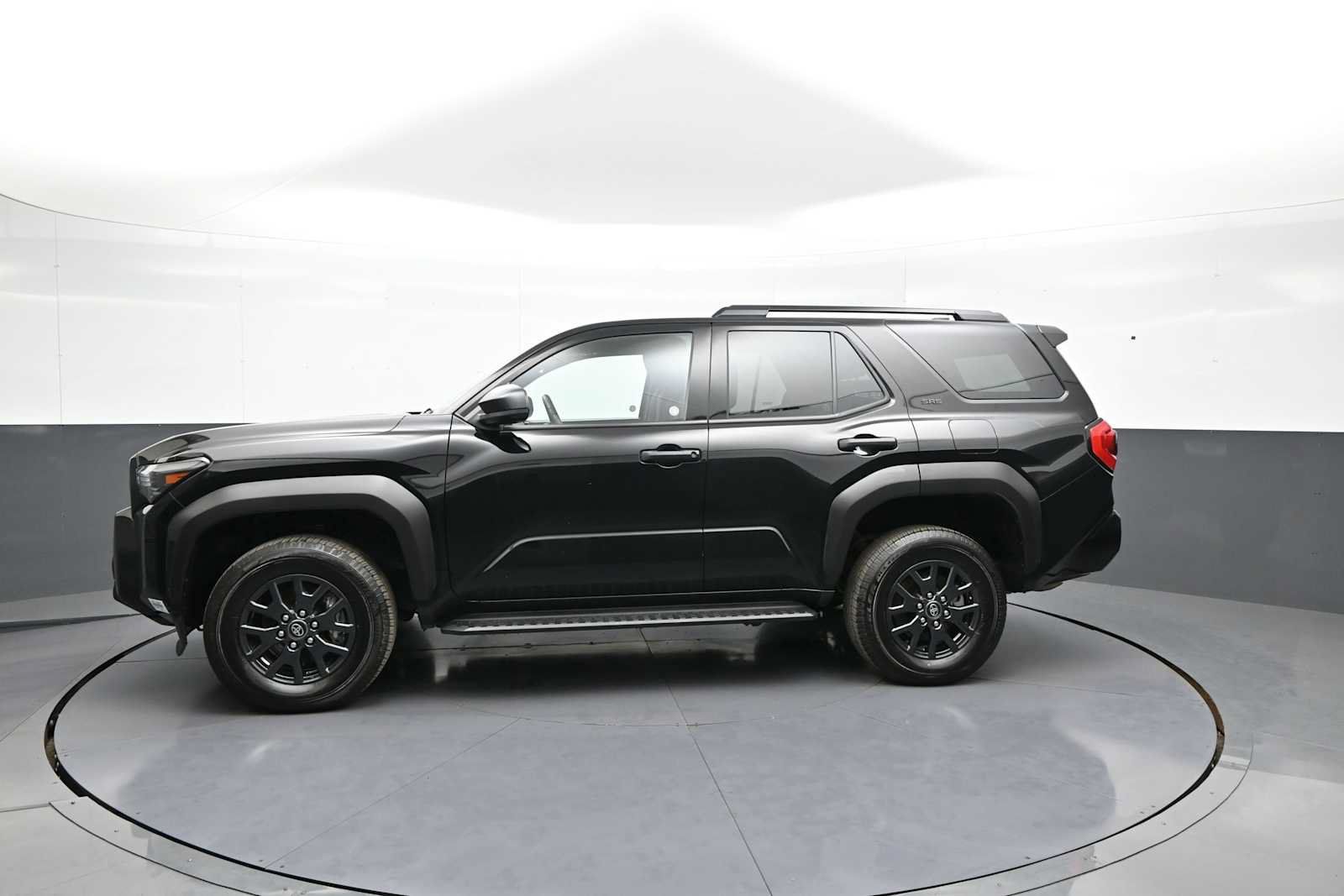 Used 2025 Toyota 4Runner SR5 AWD/4WD image 9