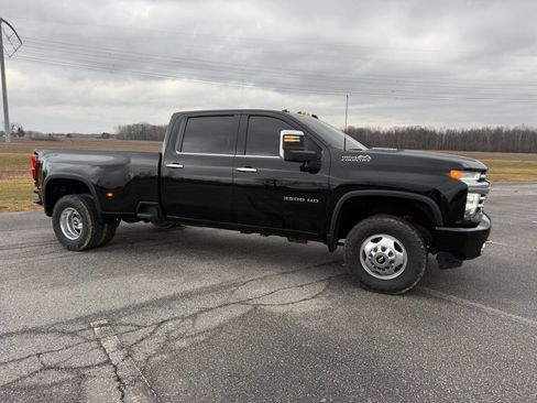 Used 2022 Chevrolet Silverado 3500 High Country image 4