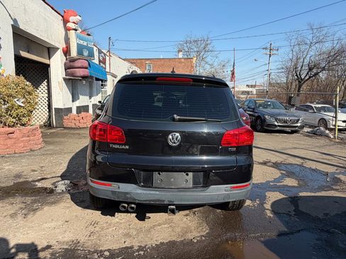 Used 2016 Volkswagen Tiguan S image 7