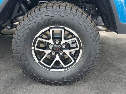 New 2026 Jeep Gladiator Rubicon w/ Safety Group AWD/4WD image 5