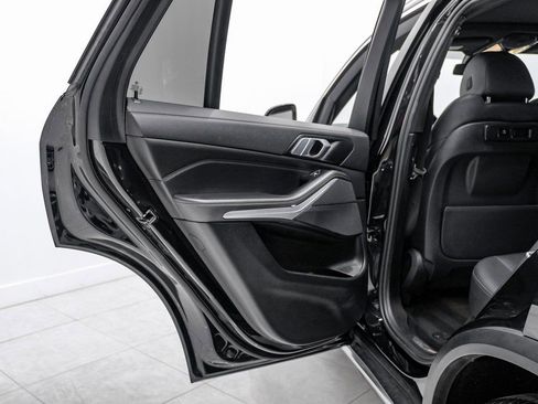 Used 2022 BMW X5 xDrive40i w/ Parking Assistance Package image 39