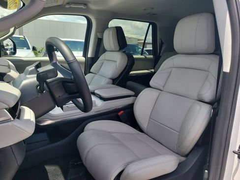 Used 2026 Lincoln Navigator Premiere AWD/4WD image 20