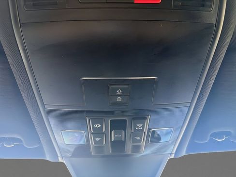 Used 2022 Volkswagen Tiguan SEL R-Line AWD/4WD image 18