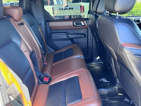 Used 2024 Ford Bronco Outer Banks AWD/4WD image 13