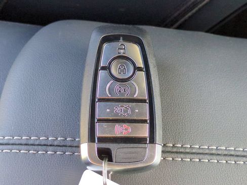 Used 2025 Ford Mustang GT Premium RWD image 31