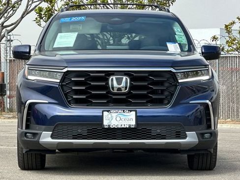 Used 2025 Honda Pilot Touring image 9