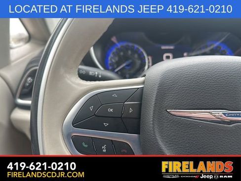 Used 2020 Chrysler Pacifica Limited image 26