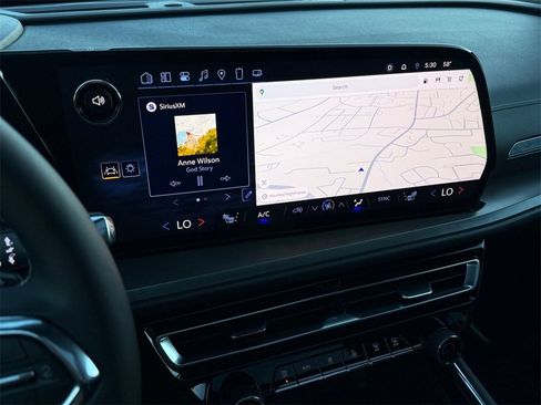 Used 2025 Chevrolet Traverse LT w/ Sun and Wheel Package image 30