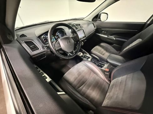 Used 2019 Mitsubishi Outlander Sport GT image 2