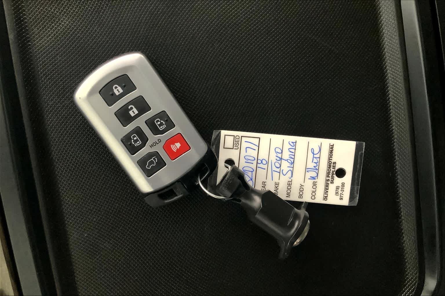 Used 2018 Toyota Sienna XLE Premium w/ Outdoor Package AWD/4WD image 15