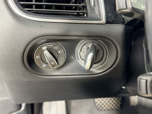 Used 2018 Porsche Macan S image 25