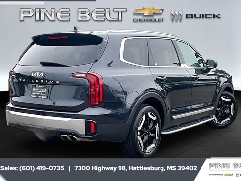 Used 2025 Kia Telluride S FWD image 11