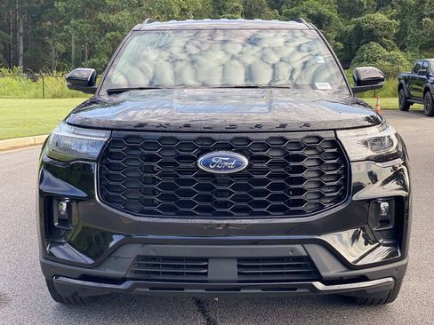 Used 2025 Ford Explorer ST-Line AWD/4WD image 11