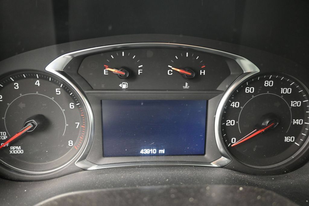 Used 2023 GMC Acadia SLE FWD image 11