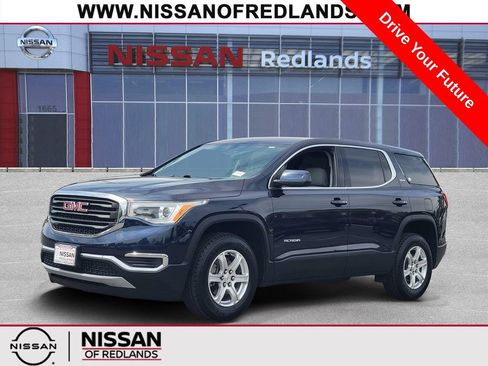 Used 2017 GMC Acadia SLE FWD image 1