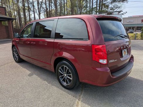 Used 2018 Dodge Grand Caravan SE FWD image 7