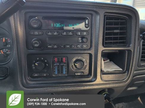 Used 2006 GMC Sierra 2500 SLE w/ Heavy-Duty Power Package image 14