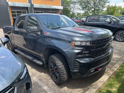Used 2021 Chevrolet Silverado 1500 LT Trail Boss w/ Convenience Package II AWD/4WD image 2