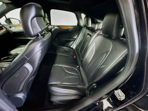 Used 2019 Lincoln MKC Reserve w/ MKC Technology Package FWD image 28