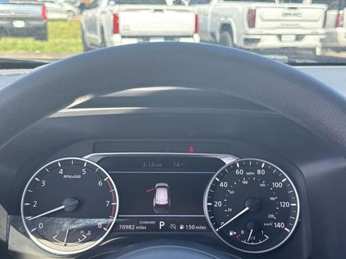 Used 2024 Nissan Rogue S FWD image 15