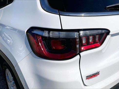 Used 2022 Jeep Compass Latitude w/ Sun and Sound Group FWD image 28