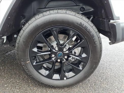 Certified 2025 Jeep Wrangler Unlimited Sahara image 17