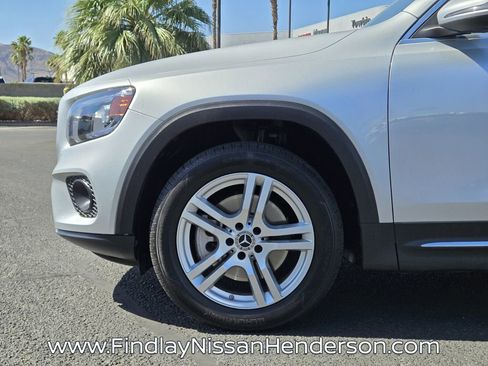 Used 2020 Mercedes-Benz GLB 250 w/ Premium Package image 9
