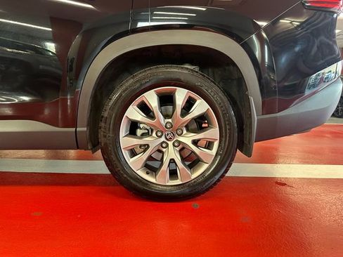 Used 2025 Toyota Grand Highlander AWD image 28