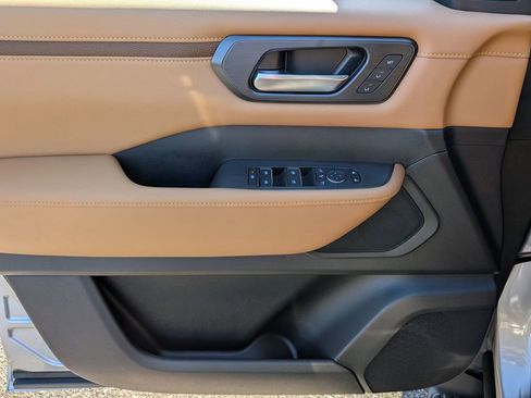 New 2026 Nissan Armada SL w/ Captain's Chari Seat Package image 12