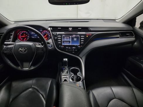 Used 2020 Toyota Camry XSE image 15