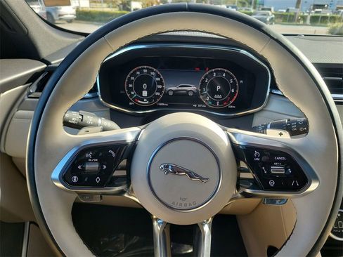 Used 2025 Jaguar F-PACE R-Dynamic S image 29