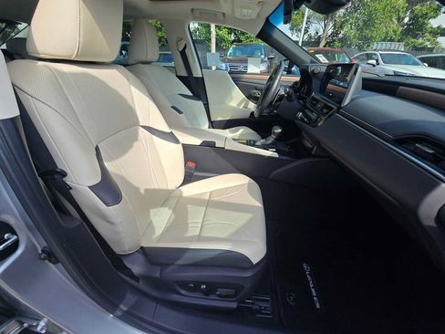 Certified 2024 Lexus ES 300h Ultra Luxury w/ Accessory Package (Z2) FWD image 10