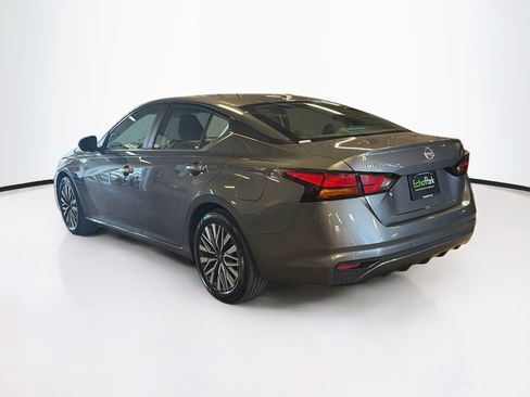 Used 2025 Nissan Altima 2.5 SV FWD image 5