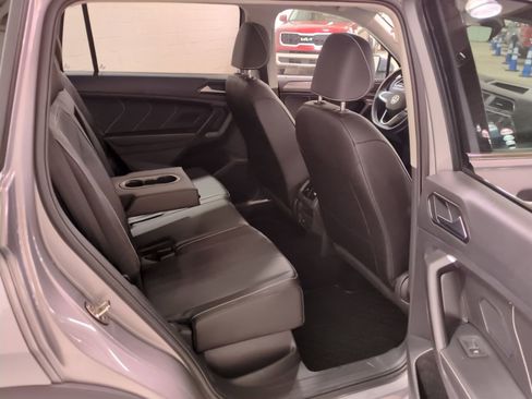 Used 2022 Volkswagen Tiguan SE image 12