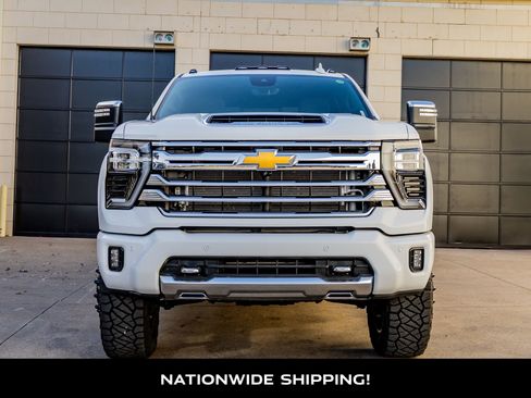 Used 2024 Chevrolet Silverado 3500 High Country w/ High Country Premium Package image 4
