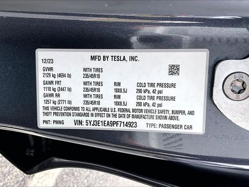 Used 2023 Tesla Model 3 Standard Range image 37