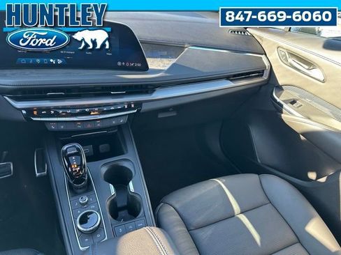 Used 2024 Cadillac XT4 Sport image 19