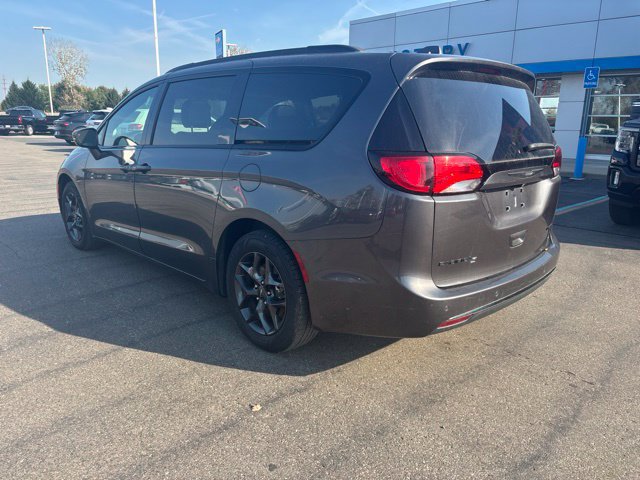 Used 2018 Chrysler Pacifica Limited w/ Advanced Safetytec Group FWD image 3