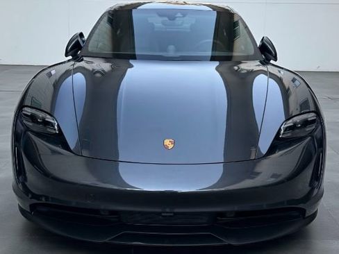 Used 2022 Porsche Taycan image 9