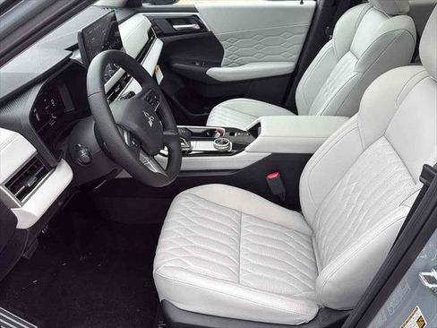 New 2026 Mitsubishi Outlander SEL image 7