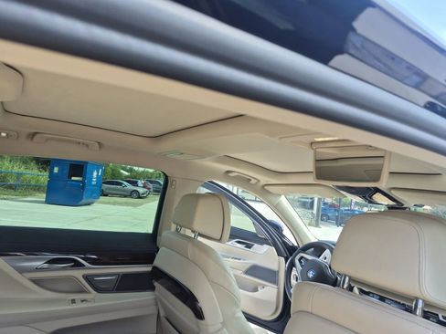 Used 2019 BMW 750i xDrive AWD/4WD image 28