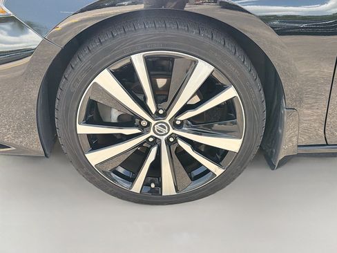 Used 2020 Nissan Altima 2.5 SR w/ Premium Package FWD image 40