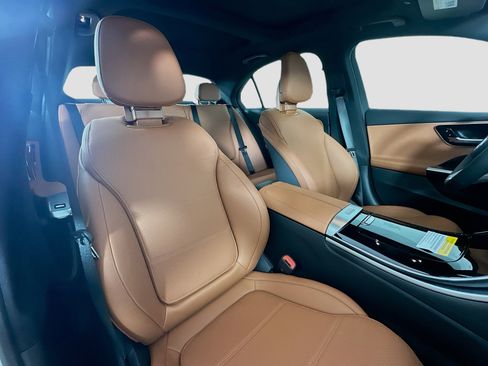 Used 2026 Mercedes-Benz C 300 4MATIC Sedan image 38