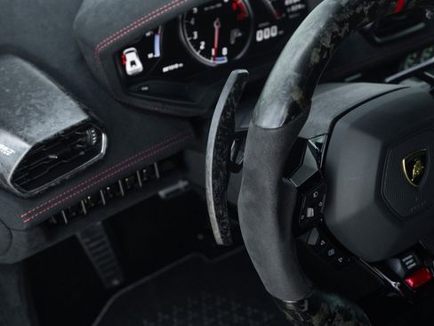 Used 2018 Lamborghini Huracan Performante image 18