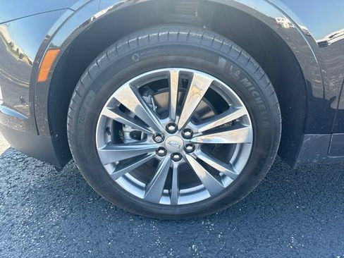 Used 2025 Cadillac XT5 Premium Luxury w/ Technology Package AWD/4WD image 7