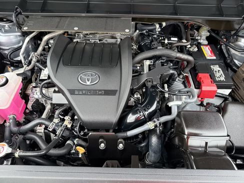 Used 2023 Toyota Highlander Limited image 18