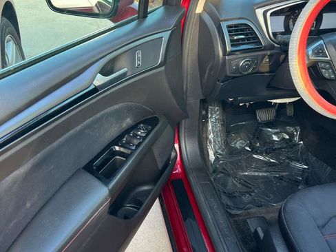 Used 2016 Ford Fusion SE FWD image 13